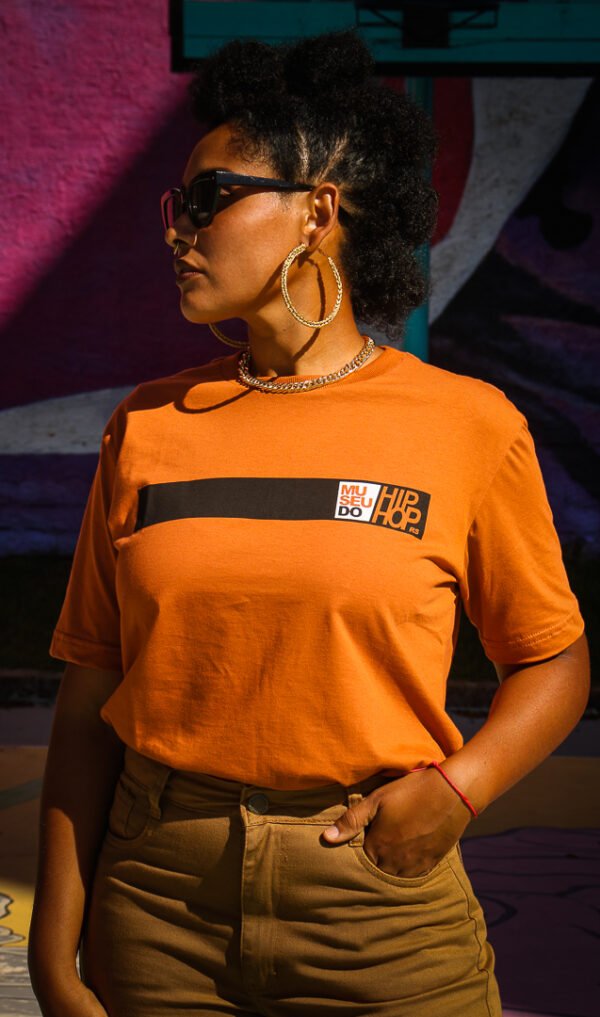 Camiseta Modelo Barra - Image 2
